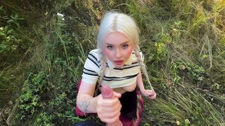 Beauty with a Big Ass Paid for the Trip with Sex! Fucked in the Forest and in...