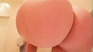 A girl with a phat and juicy ass gets creampied