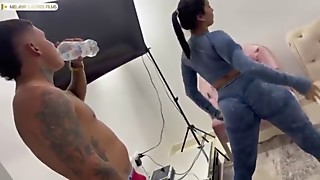 haciendo yoga con mi madrastra - bbw -en español