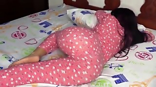 El Ass de mi Hijastra de 18 Años con Grandes Nalgas